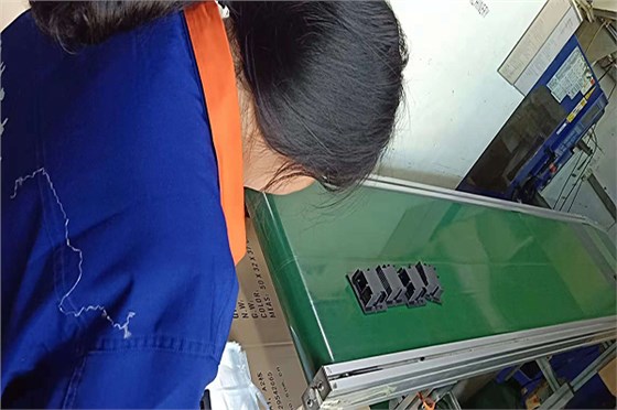 塑膠模具知識——冷除了加衣服，還要注意「加強筋」