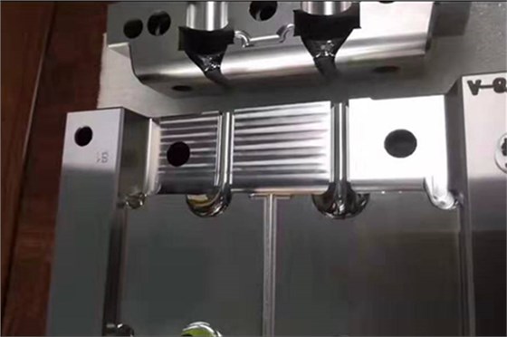 深圳藍牙耳機注塑加工廠：博騰納設立12道QC質檢工序，品質有保障