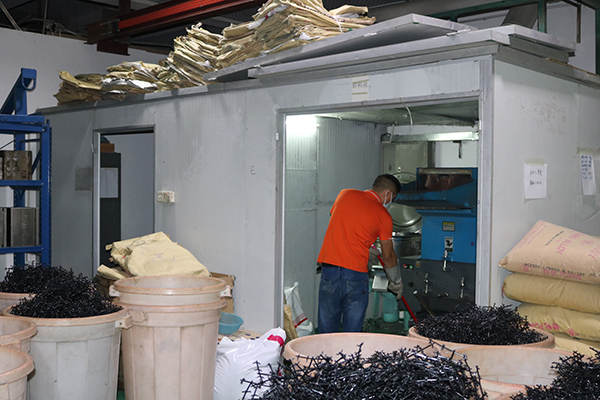 模具制造廠注意了：“工程塑料”也有云泥之別！