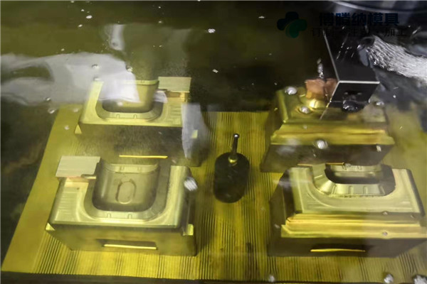 博騰納藍牙耳機模具廠，12道QC質(zhì)檢工序品質(zhì)有保障